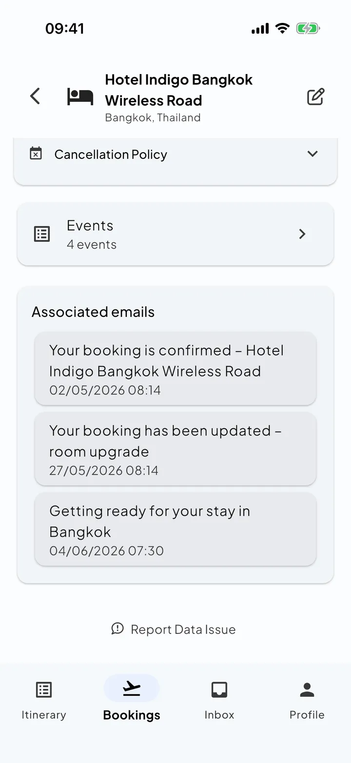 A booking in Skaoot with its history of associated emails merged into one entry.